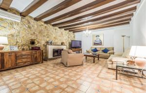 Cozy Home In Olerdola With Wifi