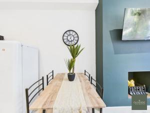 Central Birmingham 2-BR Apartment - Perfect for Work and Leisure - Near Utilita Arena, City Hospital & Excellent Transport Links