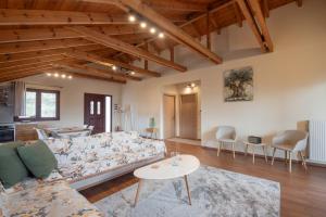Almondhouse kastoria