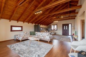 luxury lake view house kastoria