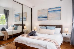 Prime Bondi 2BR Walk to Beach & Junction