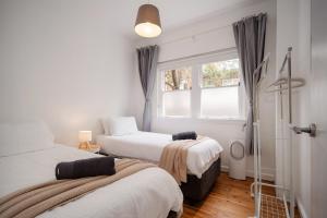 Prime Bondi 2BR Walk to Beach & Junction