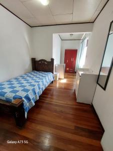 Rooms Service Hostel