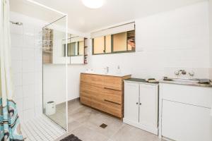 艾格尼丝沃特 Merindah • Pet-Friendly • Central 4BDR for 10 单人房 大堂