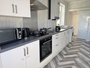 Park Retreat 3BR Entire Home