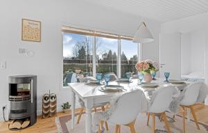 3 Bedroom Awesome Home In Væggerløse