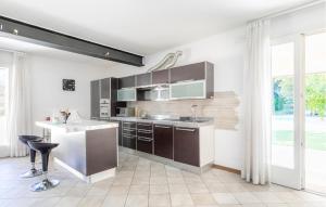 Lovely Home In Villa, Teolo With Sauna