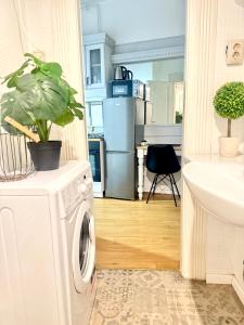 Center Panoramic Studio W Balcony 4Prs