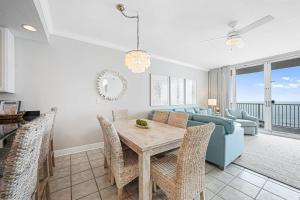 San Carlos 1007 by Youngs Suncoast