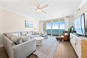 San Carlos 1207 by Youngs Suncoast