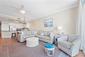 San Carlos 1207 by Youngs Suncoast