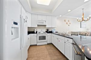 San Carlos 1207 by Youngs Suncoast