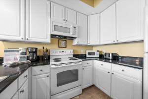 San Carlos 1406 by Youngs Suncoast