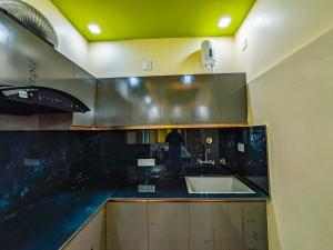 Sukoon Villa1 3BHK near Jolly Grant Airport by Homeyhuts