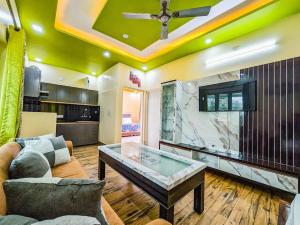Sukoon Villa1 3BHK near Jolly Grant Airport by Homeyhuts