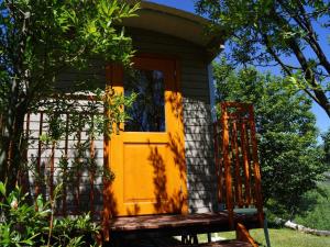 Roulotte cosy pour 3 personnes à Saint-Sorlin-dArves - API-1-52-1477