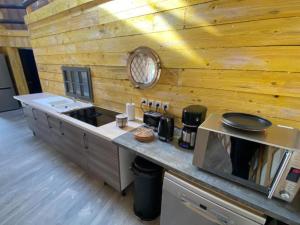 Yourte spacieuse avec jacuzzi privatif à Jumièges - API-1-52-1517