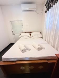 The Roost 3BR Villa with AC Walk to Kabalana Surf Beach