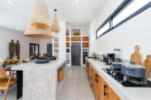 Villa Sukha - Spacious 3BR Villa with Private Pool & Rooftop in Tumbak Bayuh