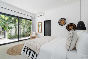 Villa Sukha - Spacious 3BR Villa with Private Pool & Rooftop in Tumbak Bayuh