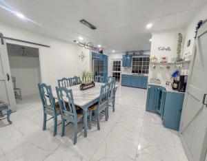 Treasure Beach Inn and Bar