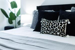 Stylish NYC Haven Steps to Broadway & Dining