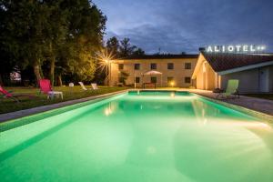 2 star hotell Aliotel Cazères-sur-lʼAdour Prantsusmaa