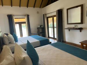 Saffron Lake Yala