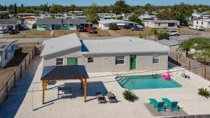 Spacious 4BR Pool Retreat