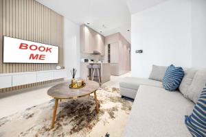 Free housekeeping visits during your stay - StayShort - Peaceful Studio with Beautiful Palm Views that Sleeps 2