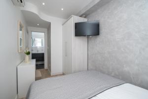 Apartments And Studio Giovanni with heated pool