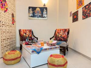 Elegant, Theme Based 1RK Homestay Near Prem Mandir