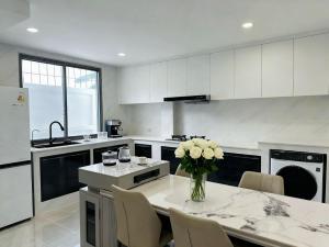 M5 Pattaya Light Luxury Single Family Pool Villa