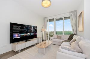 Bloomfields Luxurious 3BR in West Residences