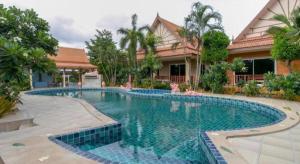 CAPITAL O961 Baan Dow Chompoo Resort