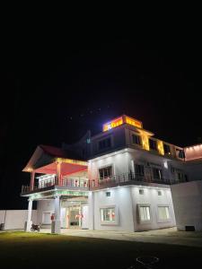 J B Hotel,Banquet & Restaurant