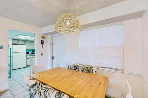 Sea Woods Condo 131 - Coastal Hide Away