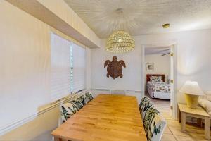 Sea Woods Condo 131 - Coastal Hide Away