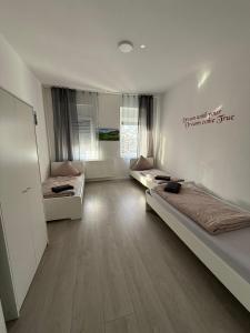 estrella24 LIVING ROOMS Singapur