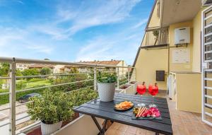 Cozy Apartment In Roma With Outdoor Swimming Pool