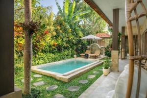 Nyaman Villa 3 - Relaxing Stay with Pool and Garden