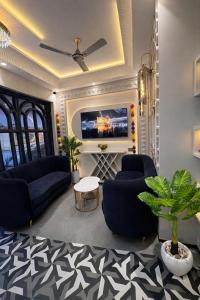 Hotel LA Villa Amritsar !! Large Parking ! Lift ! Near Bus Stand & Golden Temple ! Newly Built