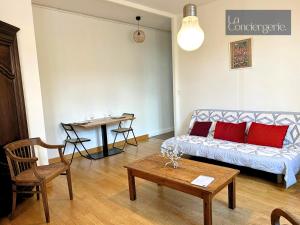 La Porte Magenta - Poitiers Plein Centre - LaConciergerie