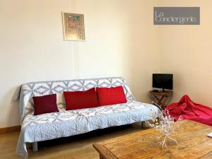 La Porte Magenta - Poitiers Plein Centre - LaConciergerie