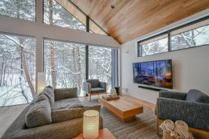 Yasuragi - Sleek modern 3 bedroom ski chalet