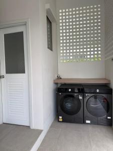 Luxury two-story house near Suvarnabhumi Airport 10 minutes away