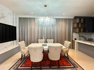 Luxury two-story house near Suvarnabhumi Airport 10 minutes away