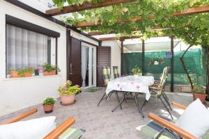 Apartment Katica with a spacious terrace