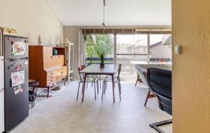 2 Bedroom Beautiful Apartment In Cadzand