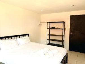 Patong Canal Villa 211